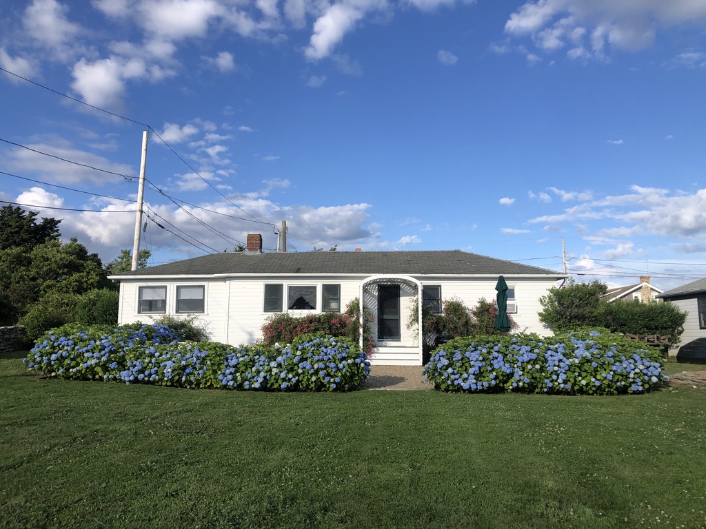 Oceanview Cottage in Little Compton, RI 